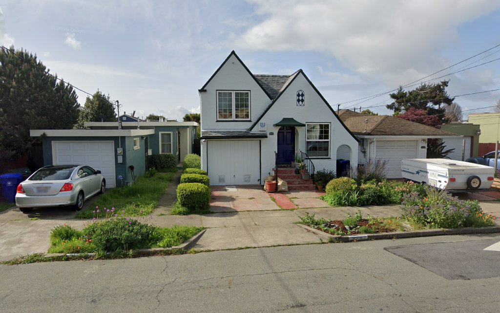 Exterior of 3216 Esmond Ave