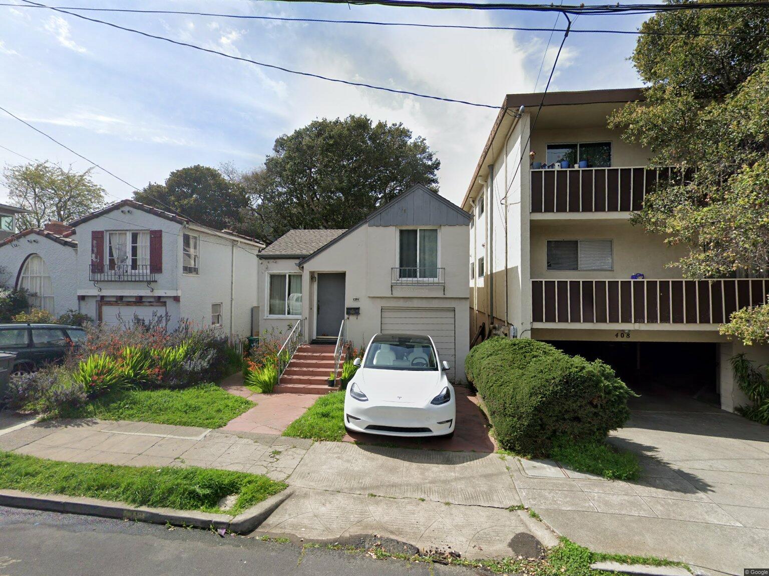 Exterior of 412 Stannage Ave, a 1940 MacGregor house in Albany