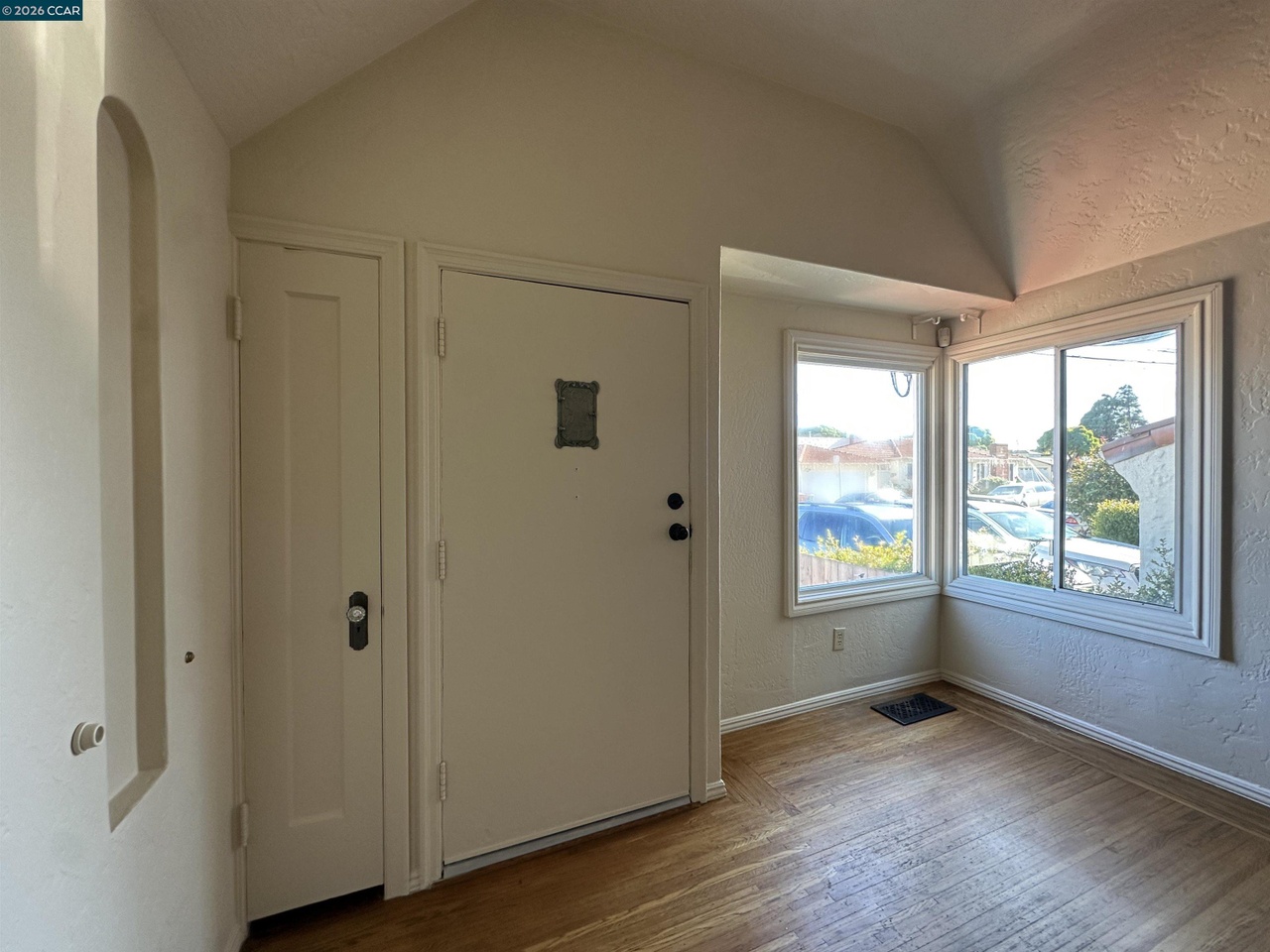 525 28th St, additional photo 14