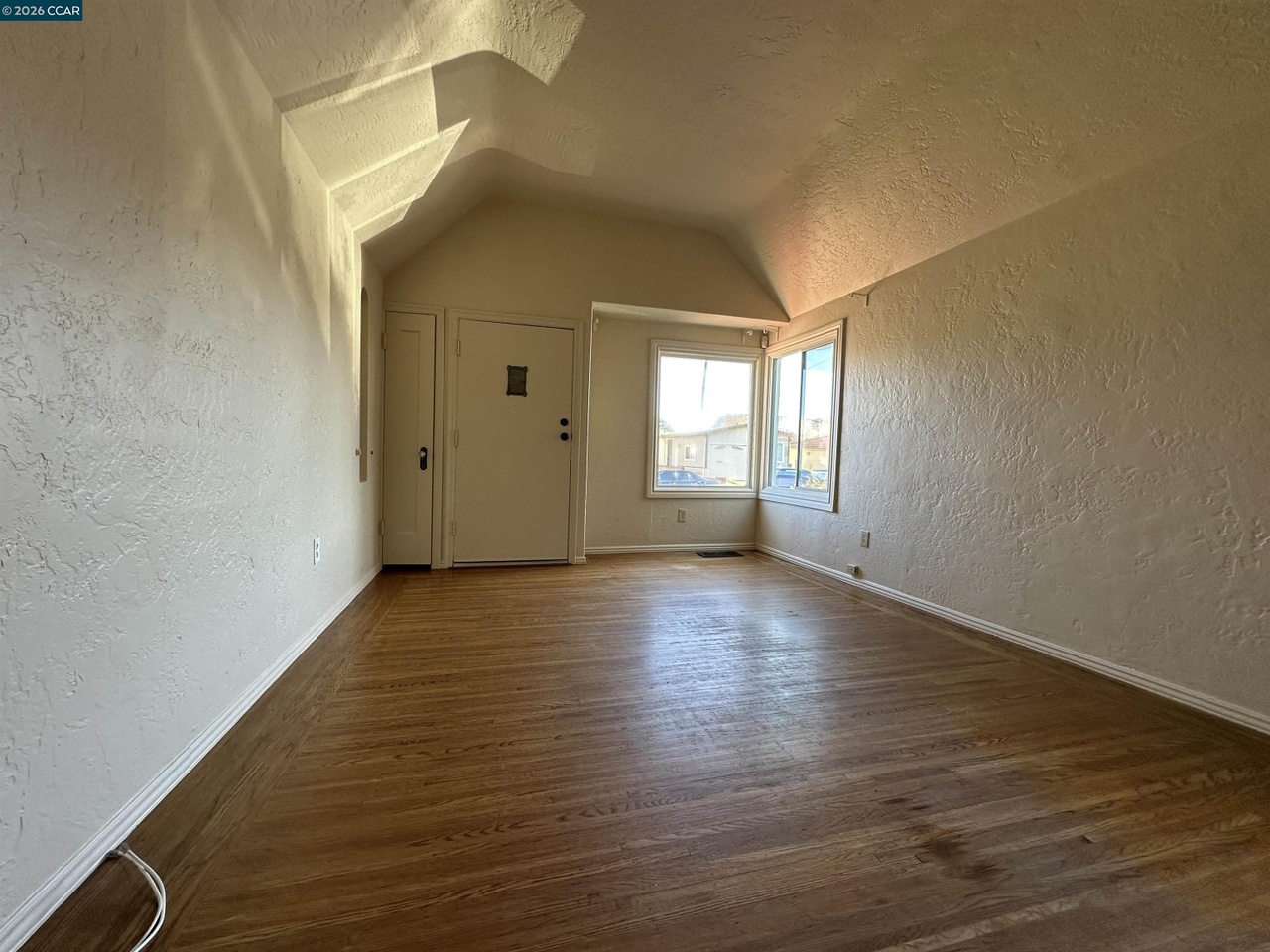 525 28th St, additional photo 3