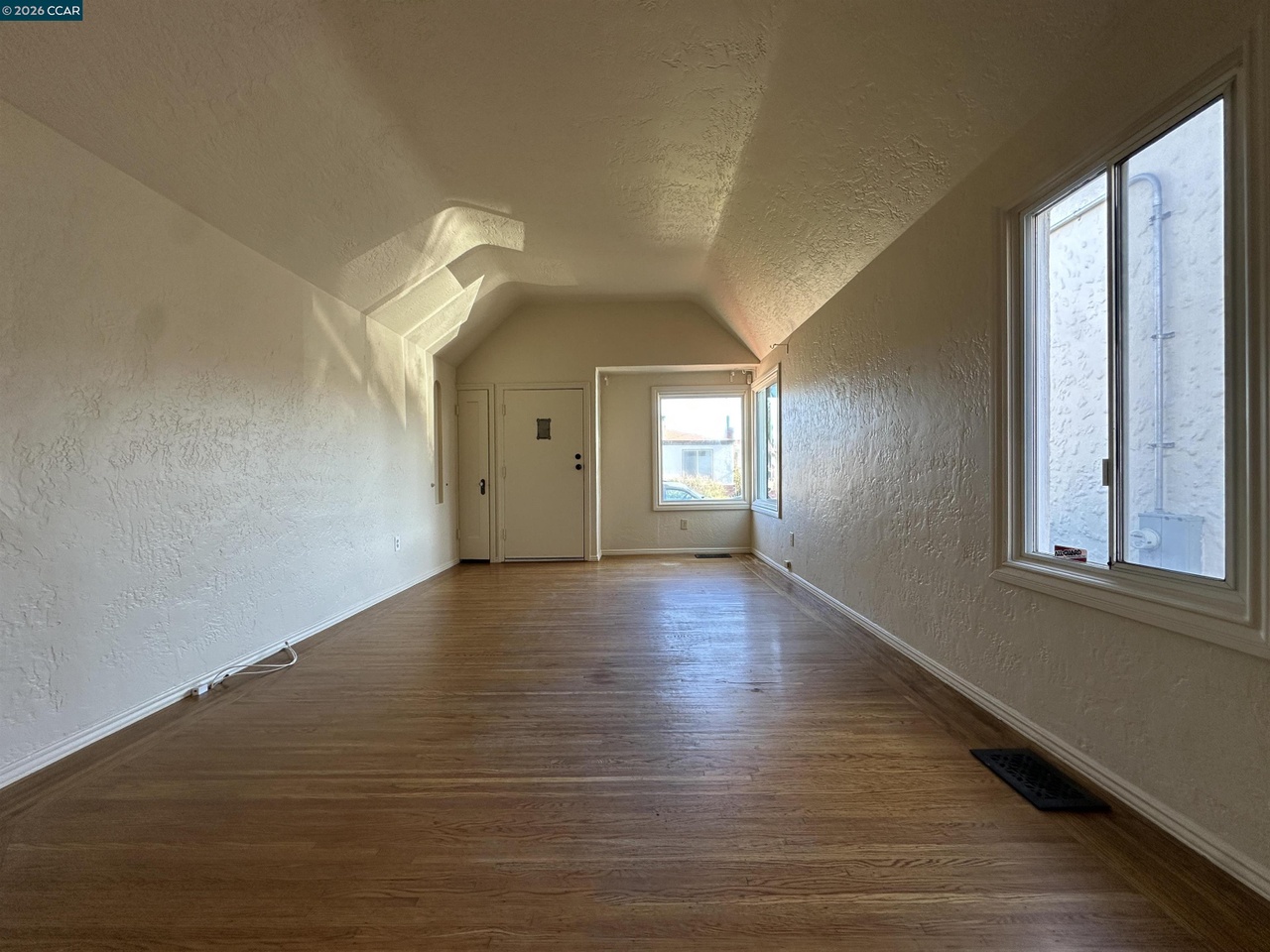 525 28th St, additional photo 4