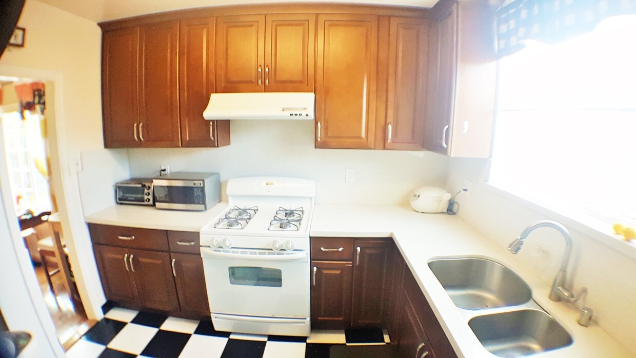 533 28th St, additional photo 42