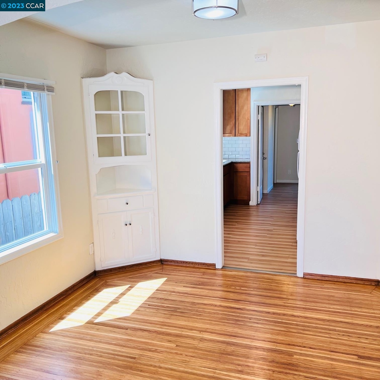 555 26th St, additional photo 3