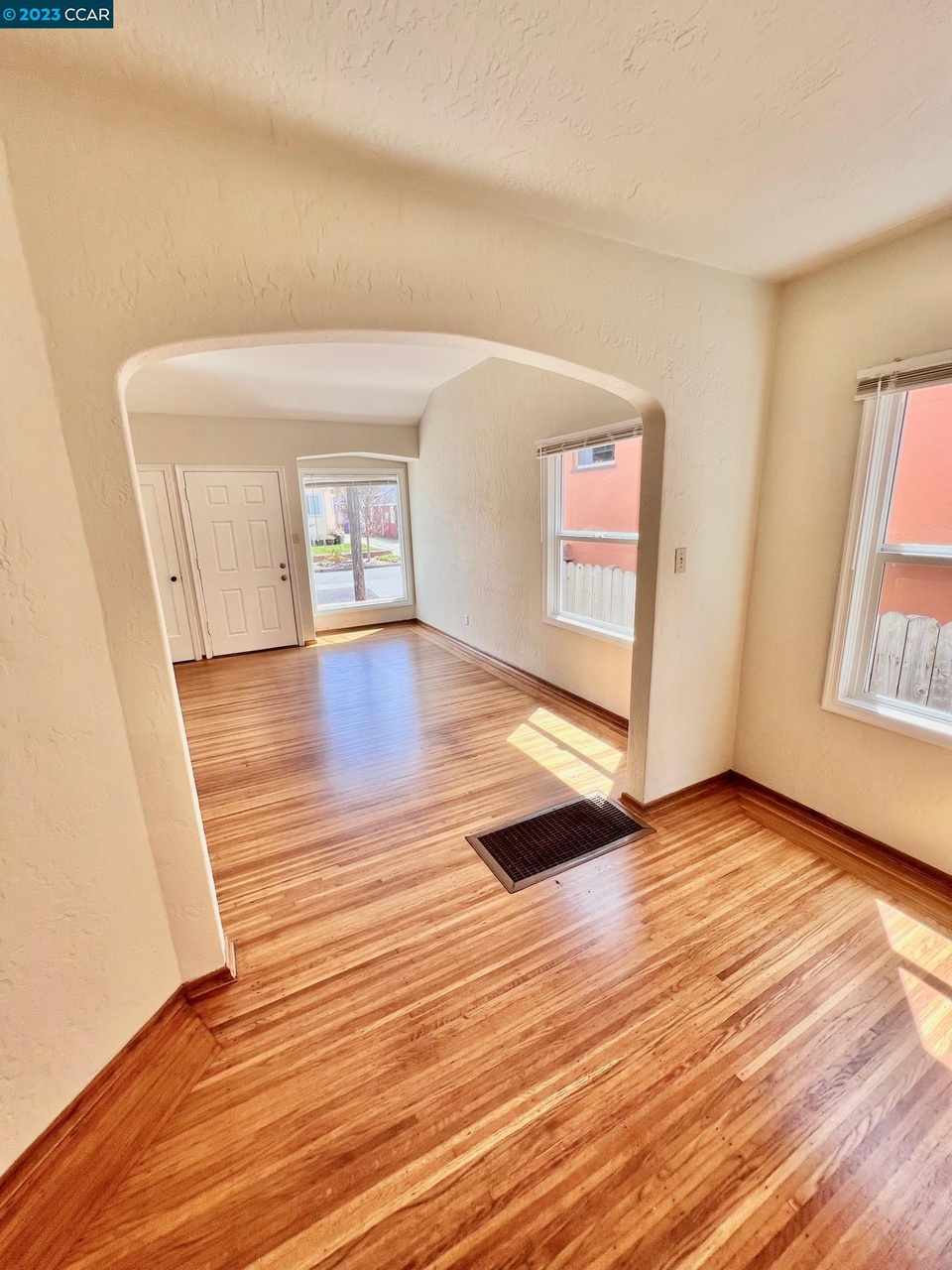 555 26th St, additional photo 4