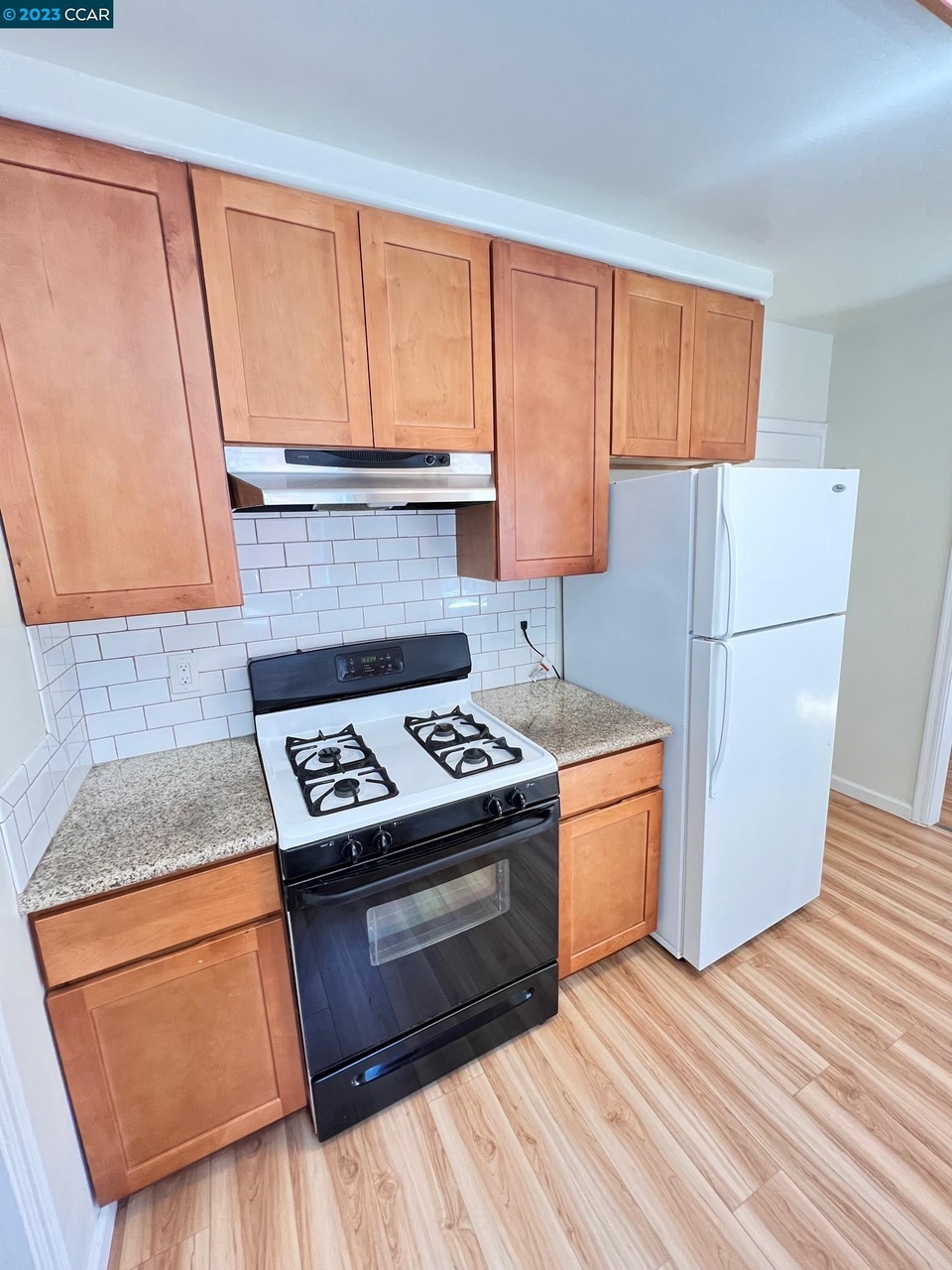 555 26th St, additional photo 5