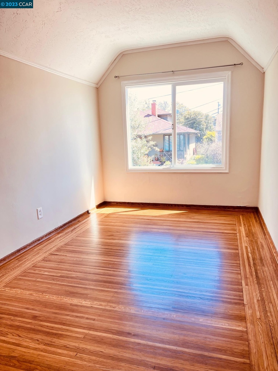 555 26th St, additional photo 8