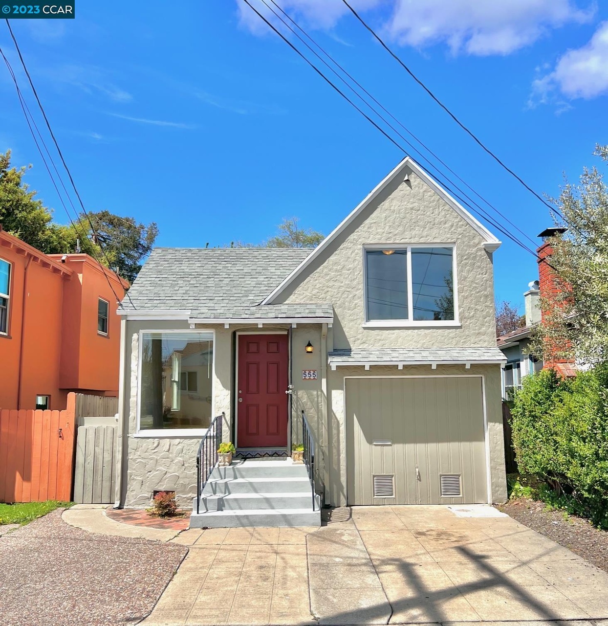 Exterior of 555 26th St
