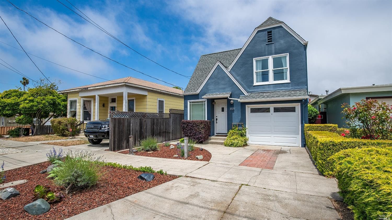 Exterior of 5723 Alameda Ave