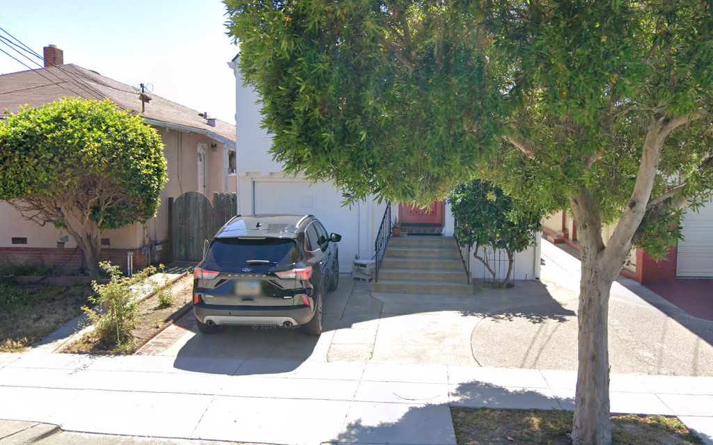 Exterior of 632 26th St