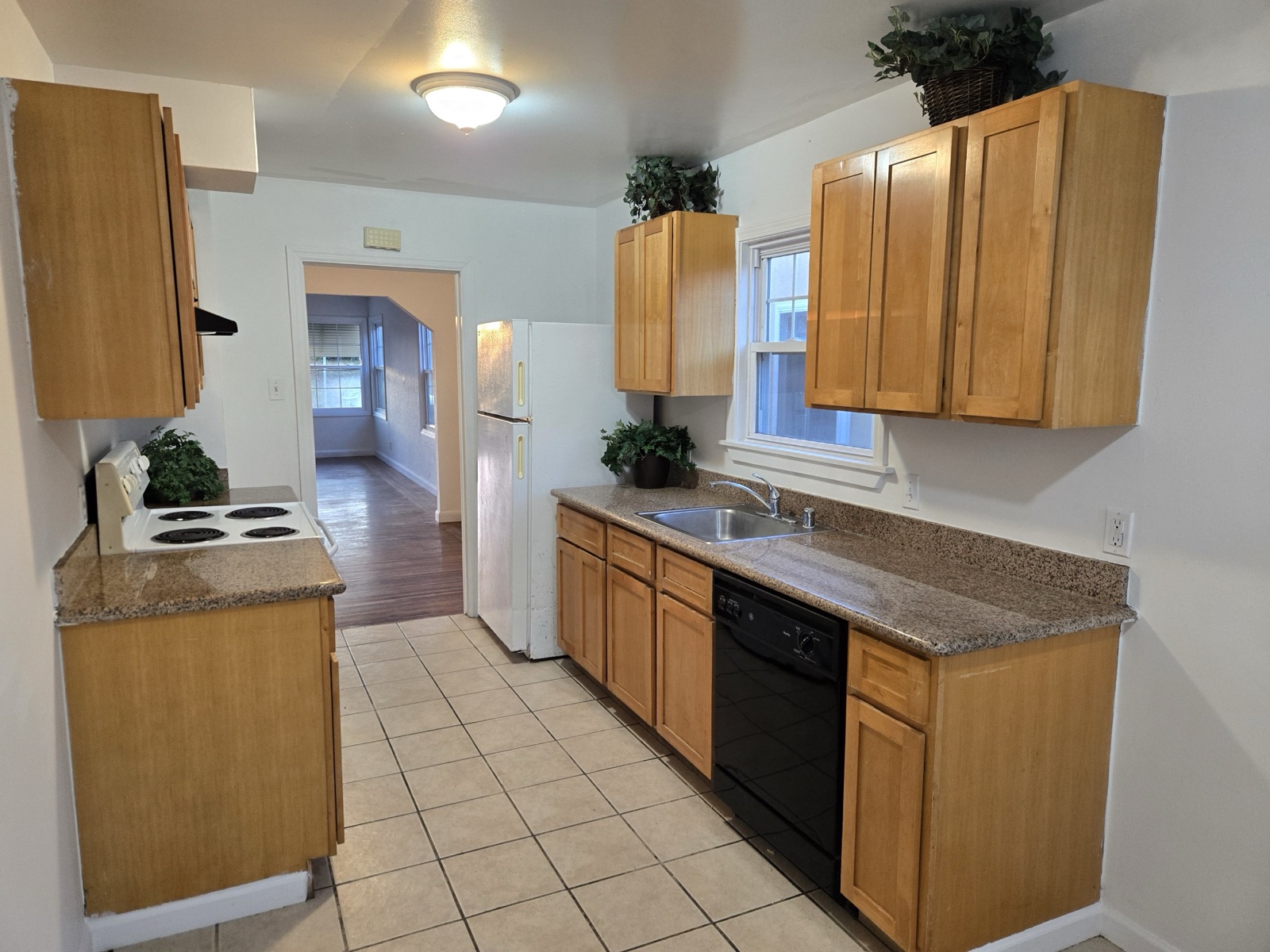 660 Wilson Ave, additional photo 3