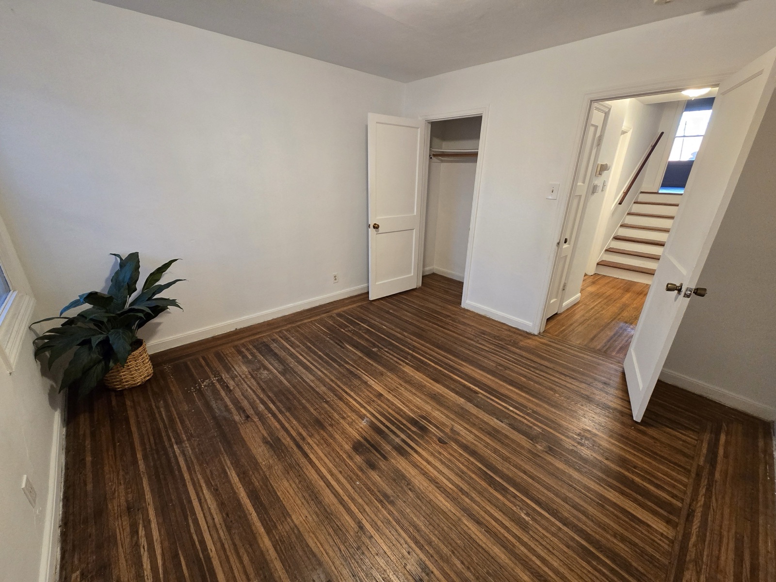 660 Wilson Ave, additional photo 4
